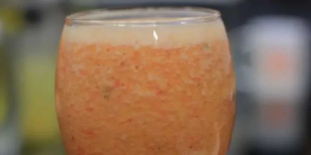 كوكتيل الفواكه بالزبادي.. مشروب صيفي منعش لتحمل حرارة الجو