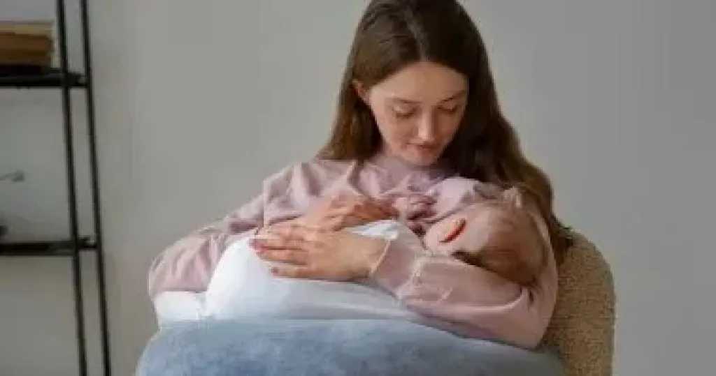 دراسة علمية.. الرضاعة الطبيعية تغير الحمض النووي وتدعم الصحة طويلة الأمد