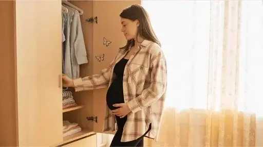 شابة حامل تشارك تجربة استثنائية في تنسيق ملابسها وتجذب الملايين على تيك توك