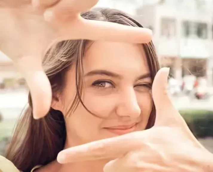 أفضل أشكال الحواجب للوجه القلبي.. اختاري ما يناسبك لإطلالة جذابة