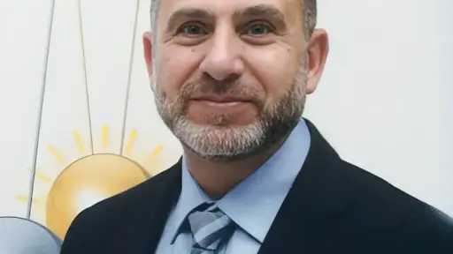 د. محمد المهدي يكتب: ظاهرة العوضي والعلم الزائف