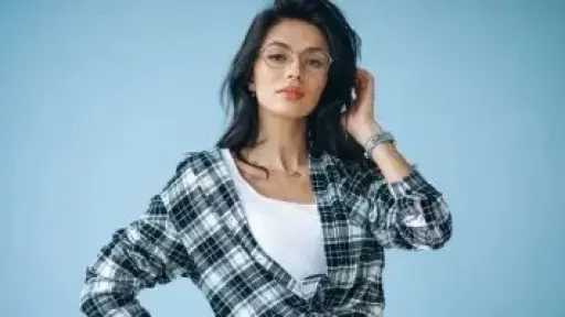 الجاذبية بين الشكل والشخصية.. صفات خفية تبرز سحر المرأة في نظر الرجل