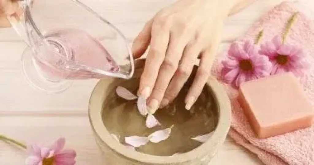 خطوات أساسية لاستعادة صحة الأظافر وتقويتها