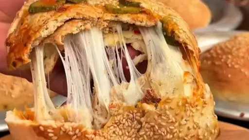 بيتزا فراخ الدونر.. وصفة تركية بنكهة مميزة لعشاق التجديد