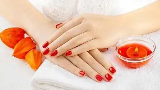 وصفات طبيعية لتعزيز صحة الأظافر