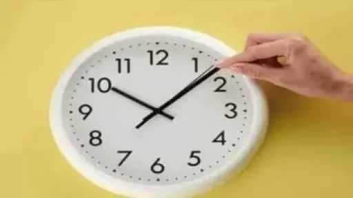 كيفية ضبط الساعة البيولوجية للجسم مع بدء العمل بالتوقيت الصيفي