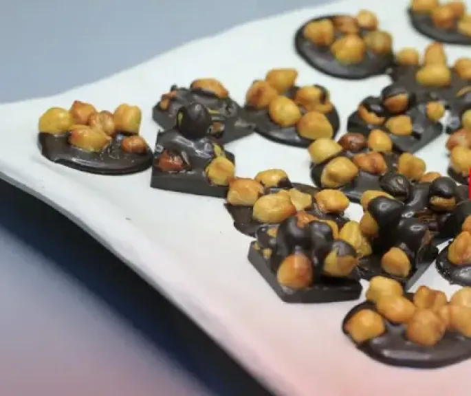 كرات الحمص بالشوكولاتة