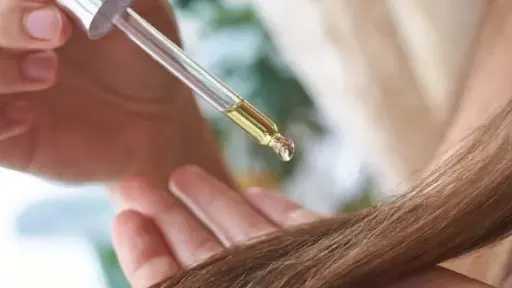 زيت الخروع.. فوائد متعددة للشعر والبشرة وآثار جانبية يجب معرفتها