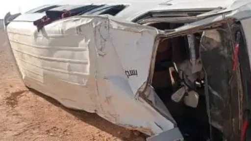 مصرع سيدة وإصابة 4 أشخاص في حادث انقلاب ميكروباص على الطريق الصحراوي الشرقي بسوهاج