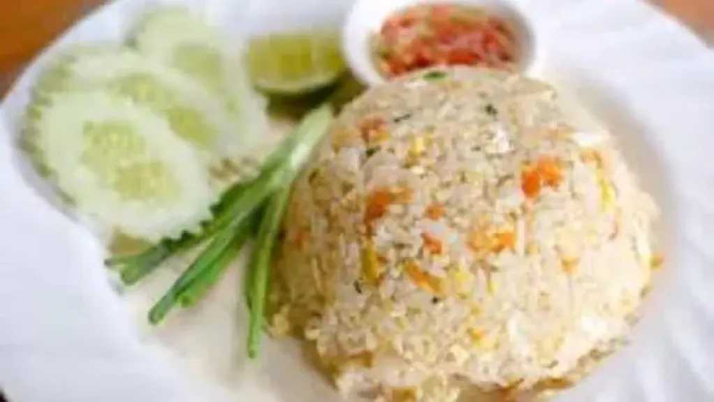 كيف تحولين الأرز العادي إلى وجبة فاخرة في 10 دقائق فقط؟