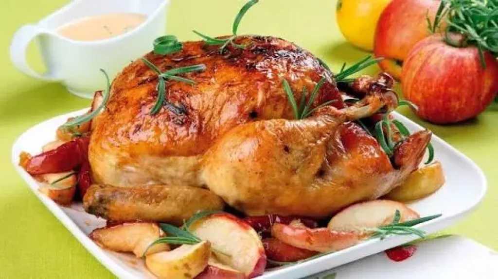 طريقة عمل روستو الدجاج بالزبدة.. وجبة غنية وسهلة التحضير