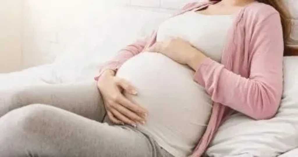 التوعية الطبية تقود رحلة الإنجاب الآمن.. من تأخر الحمل إلى تجارب الحمل عالي الخطورة