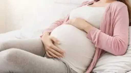 التوعية الطبية تقود رحلة الإنجاب الآمن.. من تأخر الحمل إلى تجارب الحمل عالي الخطورة