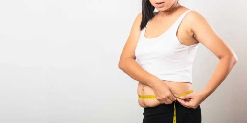 دهون البطن لدى النساء: كيف تؤثر الهرمونات على الوزن وطرق العلاج الفعالة