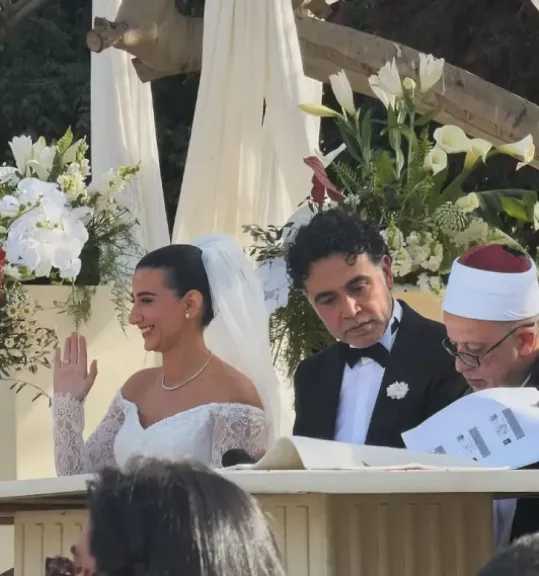 زفاف هاني خليفة ورنا حسانين.. نجوم الفن يحتفلون في ليلة رومانسية مميزة