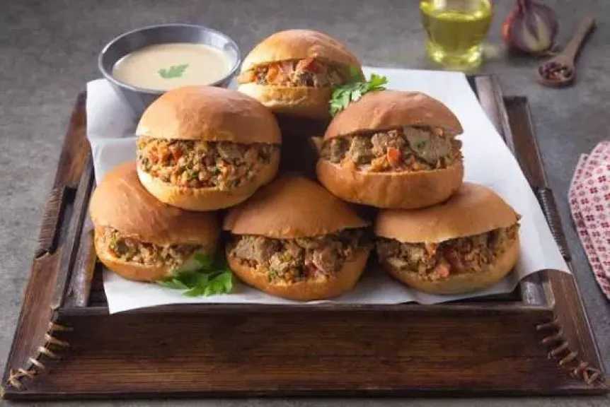 سر برجر شاورما اللحم المميز كما في المطاعم ومكوناته الأساسية