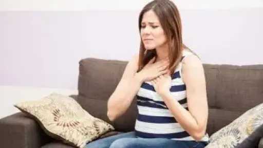 طرق فعّالة للتغلب على حرقة المعدة وتحسين جودة النوم لدي النساء