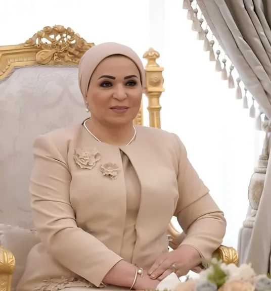 في عيد العمال.. تحية تقدير واعتزاز من السيدة انتصار السيسي لعمال مصر