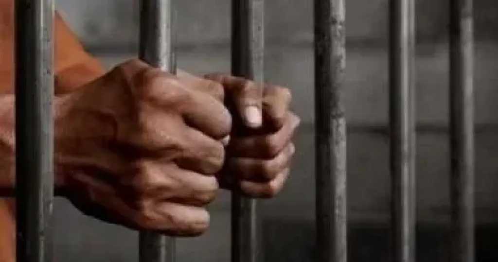 حبس عامل قتل زوجته طعنًا بالسكين في أشمون بسبب خلافات زوجية
