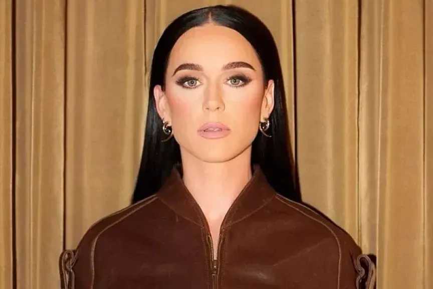 تصريح مفاجئ لكاتي بيري يثير الجدل حول علاقاتها العاطفية