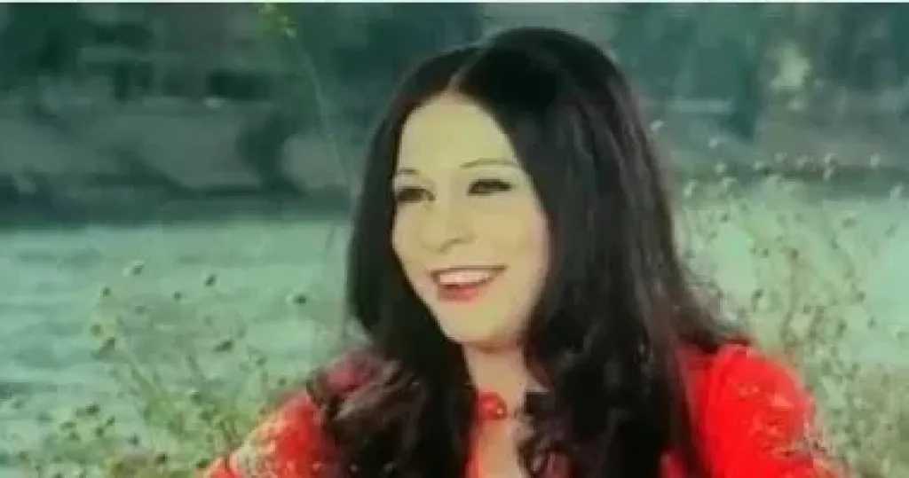 جثمان الفنانة سهير زكي يصل مسجد الشرطة استعدادًا لصلاة الجنازة