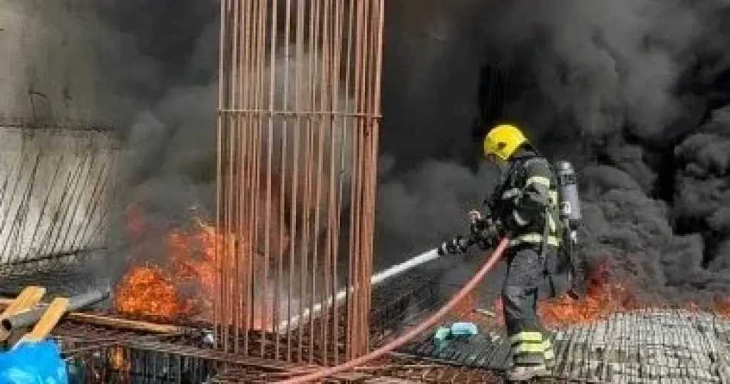 عاجل.. حريق ضخم داخل مستشفى الدمرداش