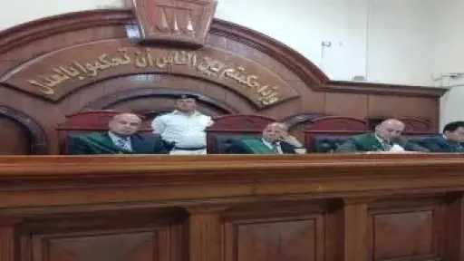 جنايات الزقازيق تقضي بالمؤبد على المتهمين بقتل عامل مطعم بسبب معاكسة زوجته