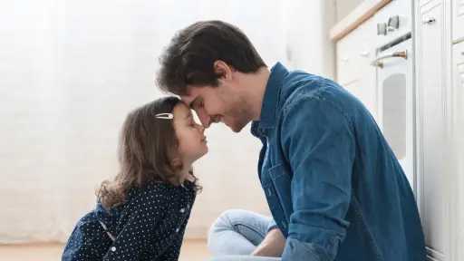 لغة الصمت والأمان.. 3 طرق يعبر بها الأب عن حبه لابنته دون كلمات