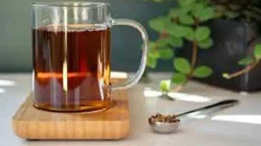خمسة أخطاء شائعة قد تحول الشاي من مشروب صحي إلى عادة مضرة