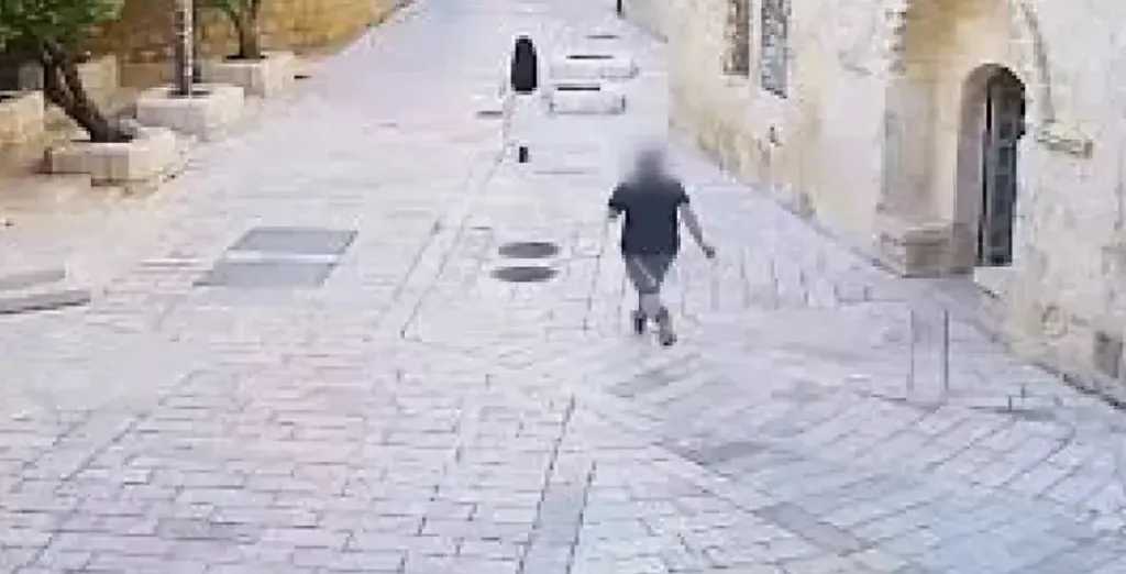 محاكمة مستوطن اعتدى على راهبة فرنسية في القدس بتهمة جرائم الكراهية