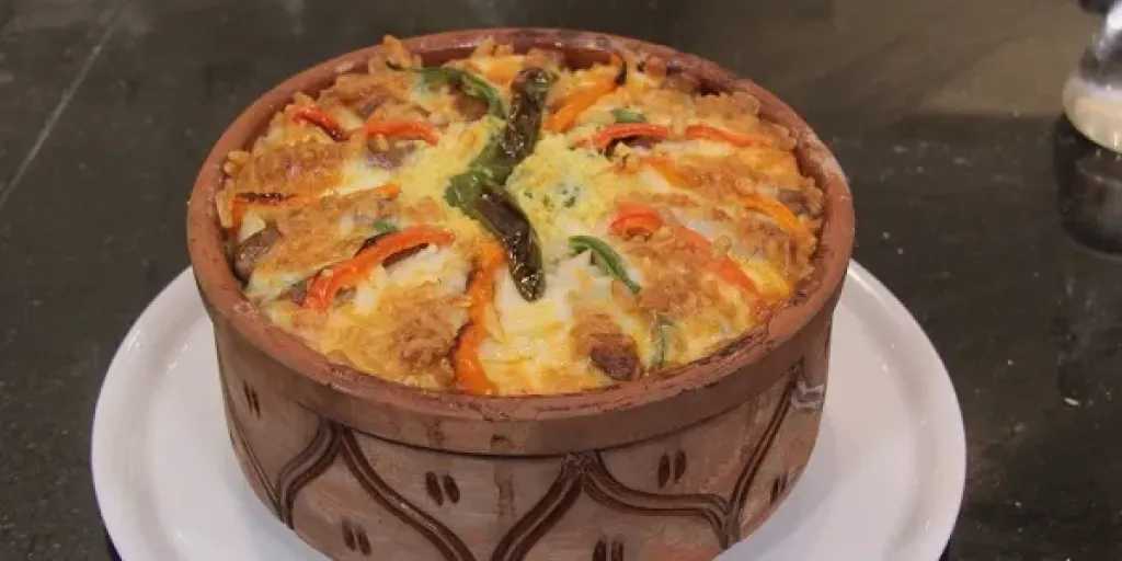 طريقة عمل طاجن الأرز المعمر باللحم بخطوات سهلة وبسيطة