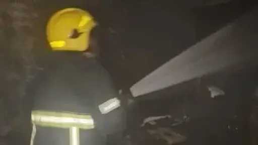 حريق بمنزل بمدينة دكرنس يُسفر عن إصابة سيدتين باختناق حريق بمنزل بمدينة دكرنس يُسفر عن إصابة سيدتين باختناق