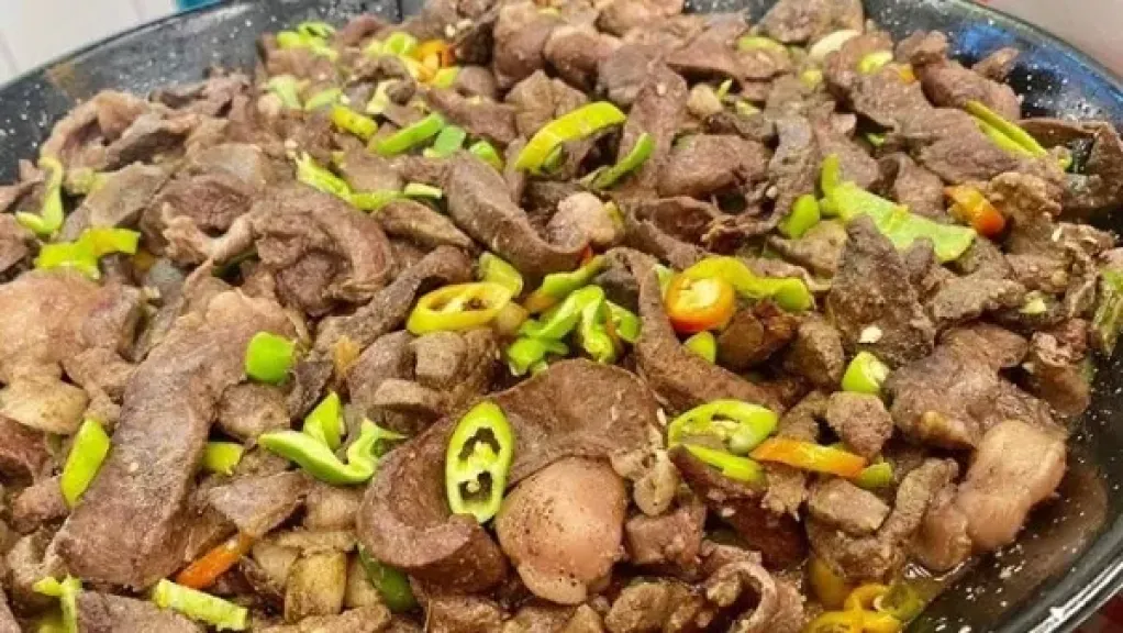 كبدة وقلوب وكلاوي الضاني