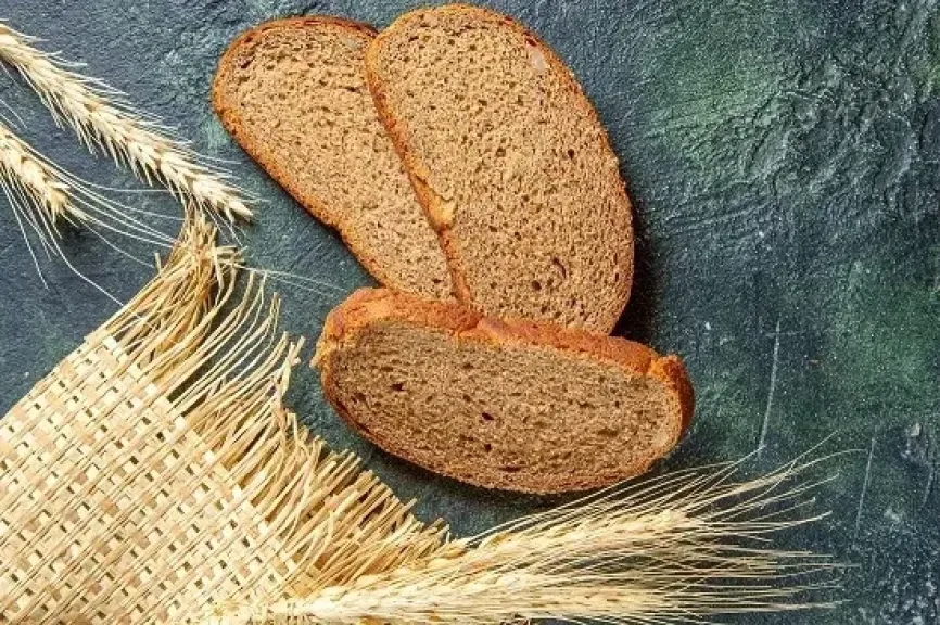 خبز القمح الكامل