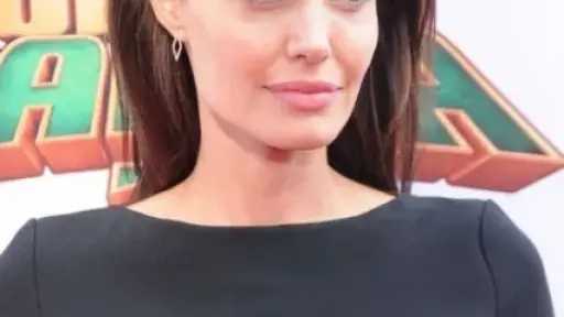 أنجلينا جولي تكشف عن فيلمها الجديد ”Couture” المستوحى من حياتها الشخصية أنجلينا جولي تكشف عن فيلمها الجديد ”Couture” المستوحى من حياتها الشخصية