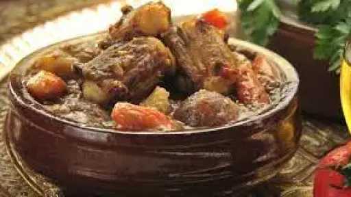 طاجن العكاوي.. نكهة مصرية أصيلة على مائدة عيد الأضحى طاجن العكاوي.. نكهة مصرية أصيلة على مائدة عيد الأضحى
