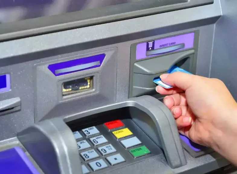 تغذية ماكينات الصراف الآلي بالكاش قبل عيد الأضحى.. خطة مصرفية لتلبية احتياجات المواطنين