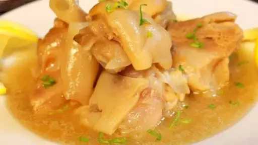 فوائد الكوارع.. كنز غذائي وصحي في طبق شعبي مميز فوائد الكوارع.. كنز غذائي وصحي في طبق شعبي مميز