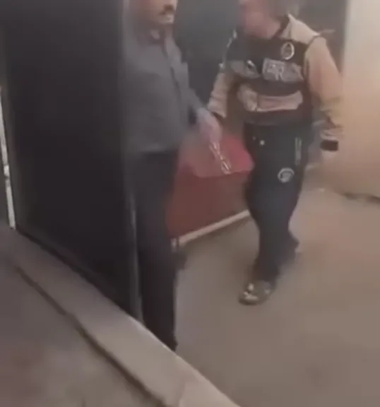 مشاجرة عنيفة بين سيدة وطليقها