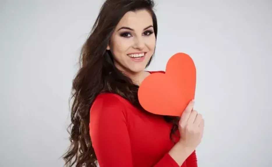 5 أبراج نسائية تتقن إخفاء مشاعرها.. العقرب الأكثر غموضًا والجدي يخفي أحاسيسه خلف العمل