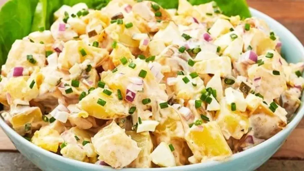 سلطة البطاطس بالبسلة