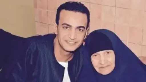 وفاة والدة المطرب الشعبي سمسم شهاب تصدم جمهوره