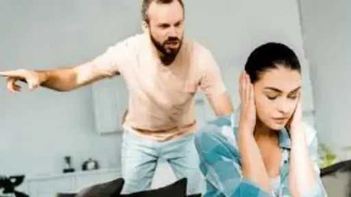 كيف تكتشفين معاناة الزوج من الضغوط النفسية؟ علامات لا يجب إهمالها وطرق للتعامل