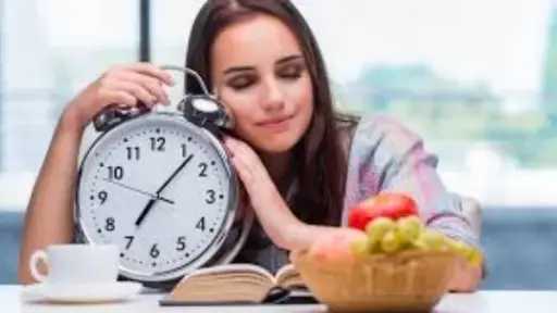 أطعمة تساعدك على تحسين النوم والابتعاد عن الأرق