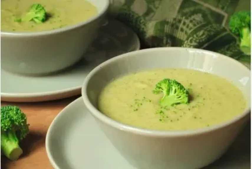 شوربة المشروم والبروكلي بالكريمة.. وجبة صحية غنية بالطعم والفوائد