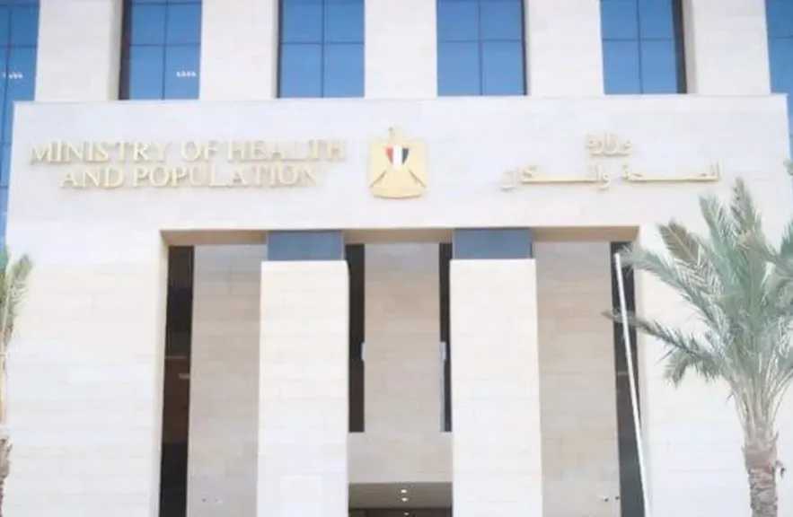 إغلاق عيادة غير مرخصة بالشيخ زايد وضبط صيدلانية تنتحل صفة طبيب بشري