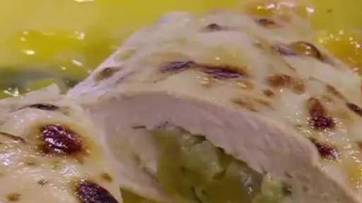 دجاج محشي بالمشمش.. تجربة مميزة بمذاق جديد ومكونات مبتكرة دجاج محشي بالمشمش.. تجربة مميزة بمذاق جديد ومكونات مبتكرة