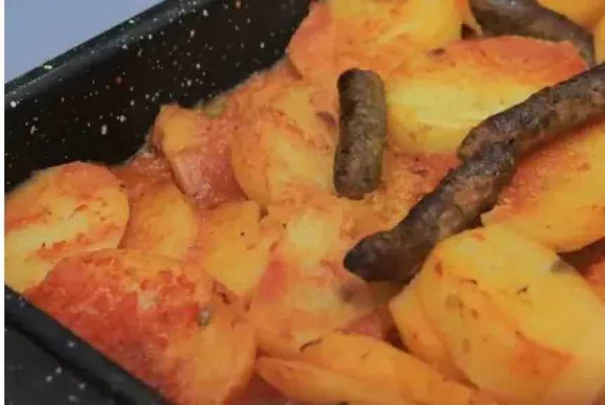 وصفة صينية البطاطس بالسجق.. طبق شهي وسهل التحضير في المنزل