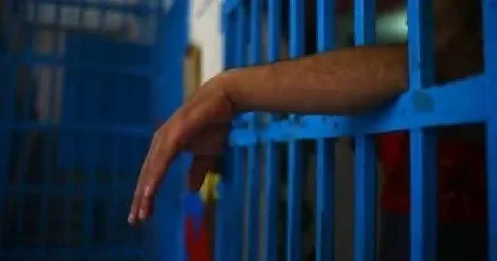 ضبط سيدة وشقيقها وأحد أقاربها لاعتدائهم على زوجها واختلاسه متعلقاته بأكتوبر
