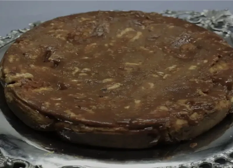 لفائف القرفة المقلوبة بالكراميل